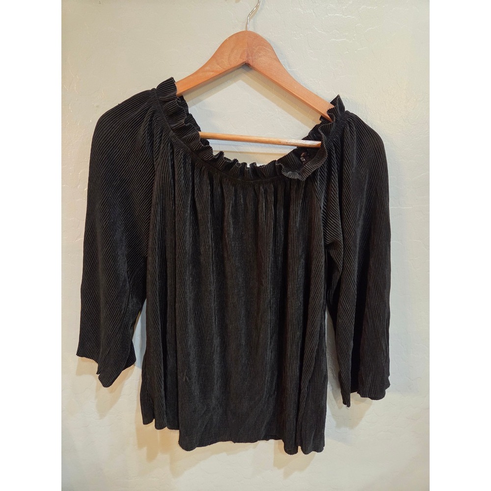 Vintage stunning top Black Plisse Off Shoulder Ruffle Blouse Top Size M woman